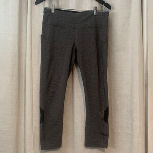Lululemon Women’s Capri leggings w/pockets sz 8